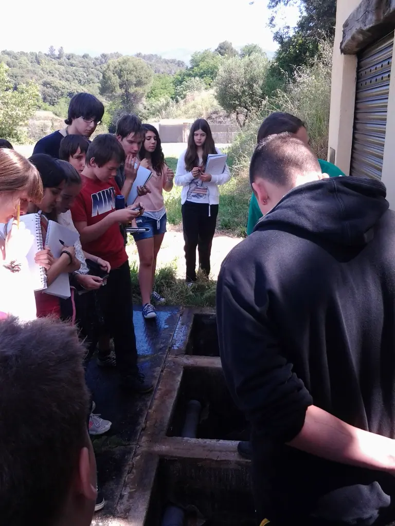 renovable-energia-aigua-tractament-escoles-activitats-cardedeu-escolar-rural-muntanya.webp