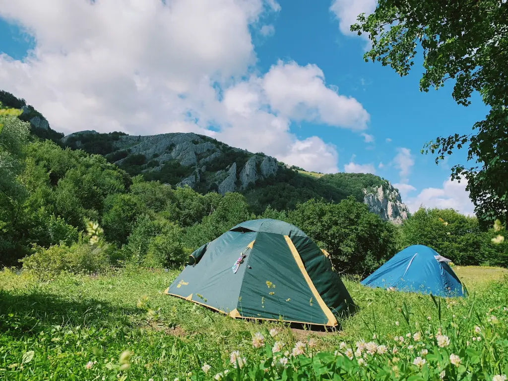 unsplash_IonPZAQTV0Y_camping.webp